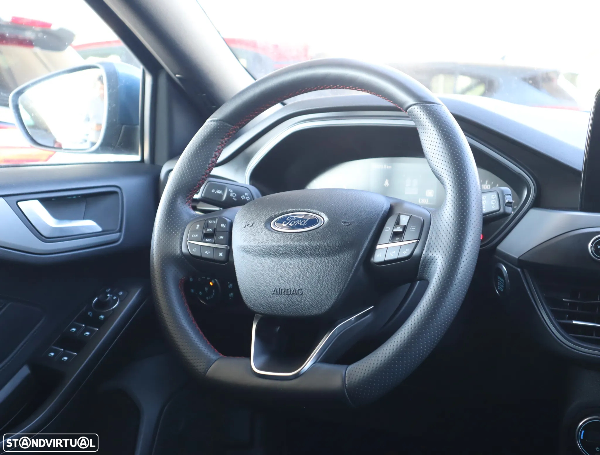 Ford Focus 1.0 EcoBoost MHEV ST-Line - 25