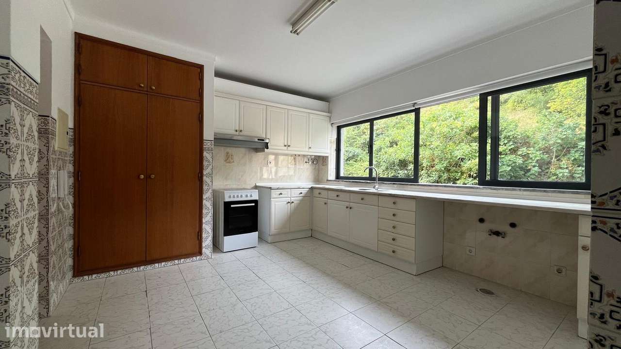 Apartamento em Coimbra: Quarto, WC, Open Space, Varanda e Aparcamento. - Grande imagem: 2/15