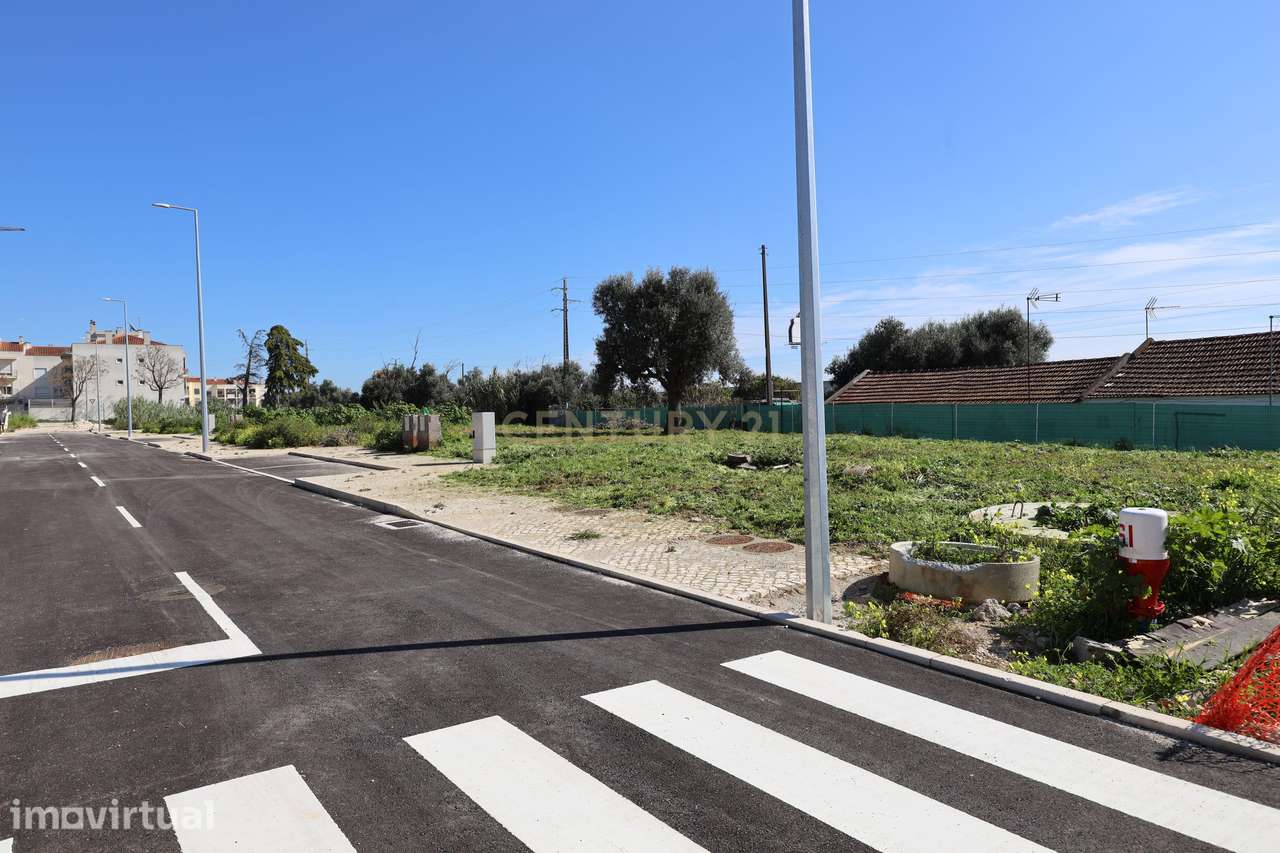 Lote de Terreno Urbano - Grande imagem: 2/7