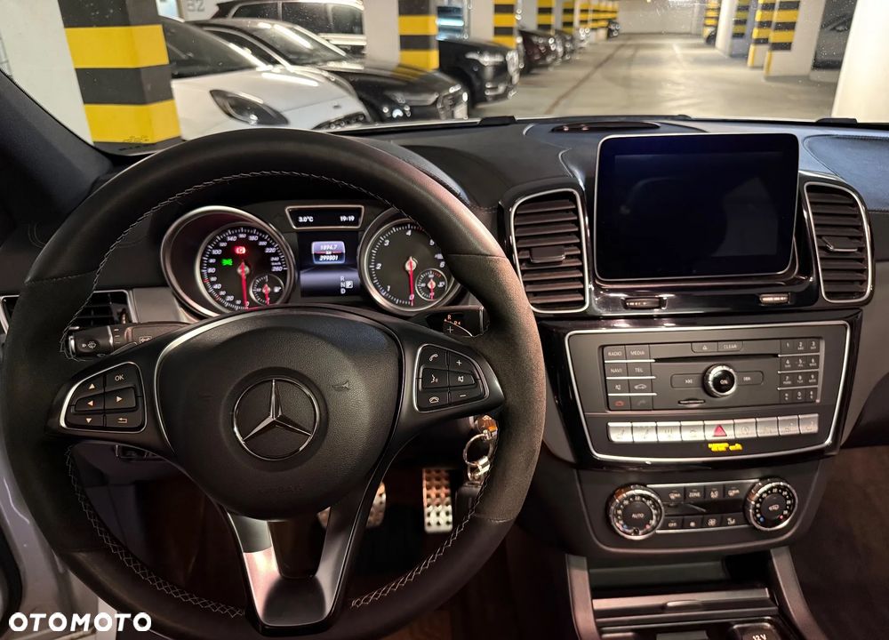 Mercedes-Benz GLE 350 d 4Matic 9G-TRONIC AMG Line - 16