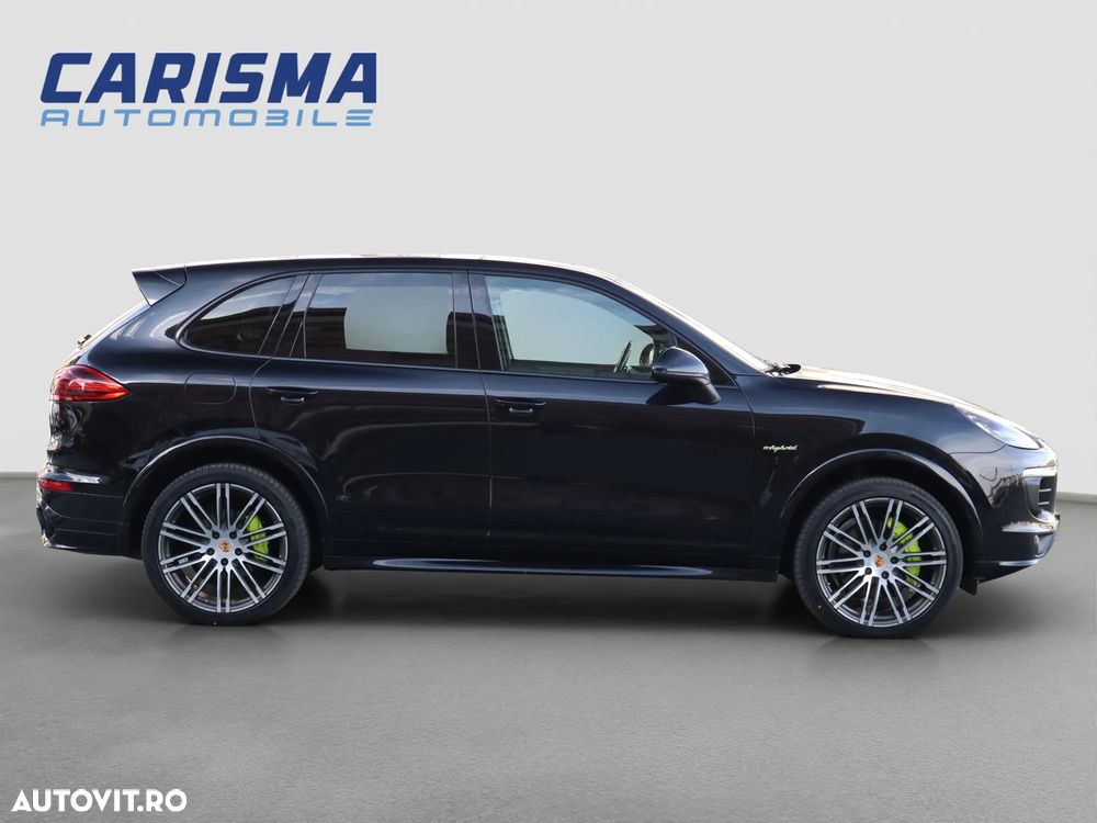 Porsche Cayenne Hybrid 3.0 L S E - 2
