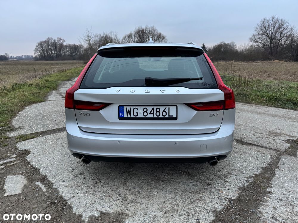 Volvo V90 D4 Momentum - 10