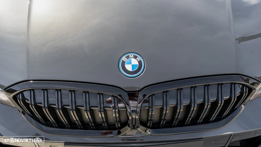 BMW 330 e Pack Desportivo M Pro Auto - 46