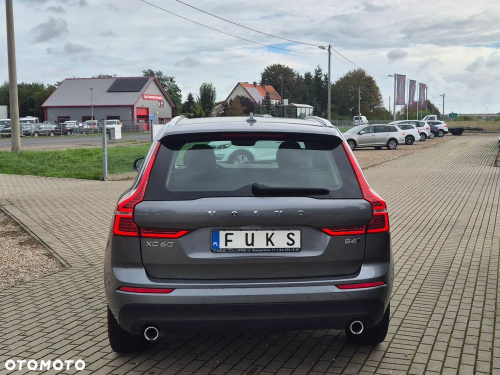 Volvo XC 60 B4 D AWD Geartronic Momentum Pro - 8