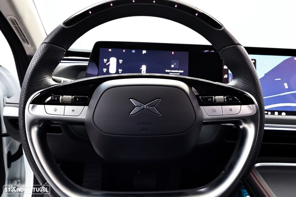 Xpeng P7i 86.2 kWh Long Range - 17