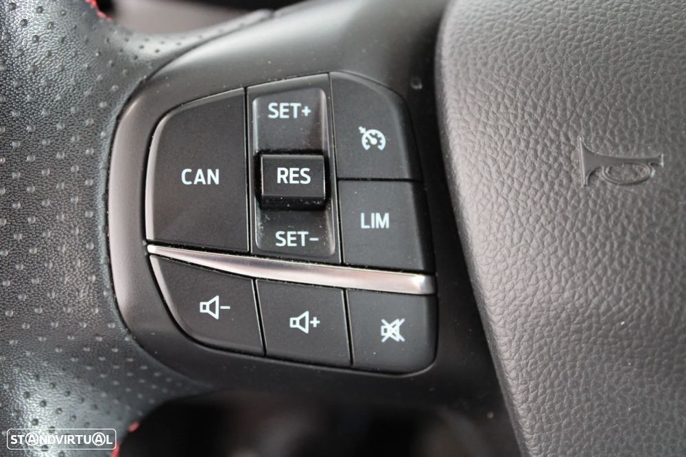 Ford Focus 1.0 EcoBoost MHEV ST-Line X - 19