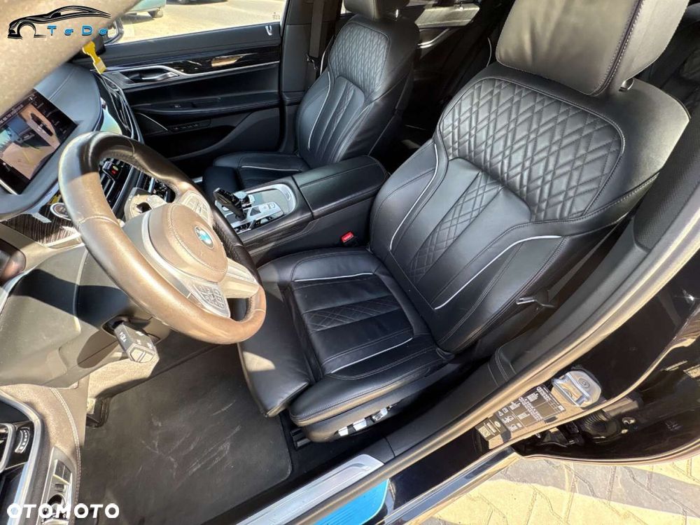 BMW Seria 7 750i xDrive sport - 18