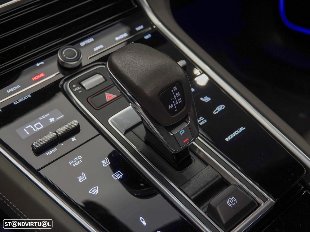 Porsche Panamera 4 E-Hybrid Platinum Edition com PDLS - 30