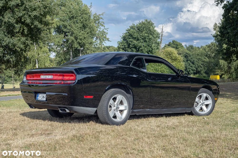 Dodge Challenger - 7