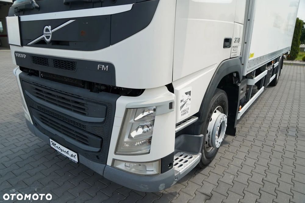 Volvo FM 370 / KONTENER 7,8 M / 4x2 / I-SHIFT / WINDA / EURO 6 - 13