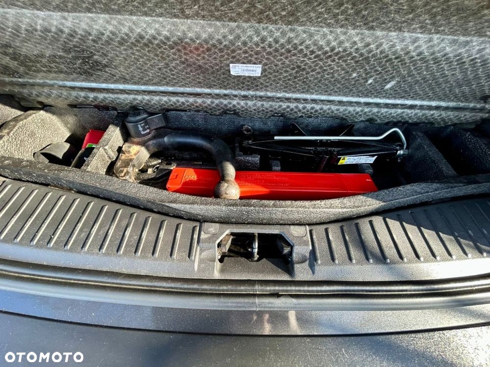 Ford Grand C-MAX - 32