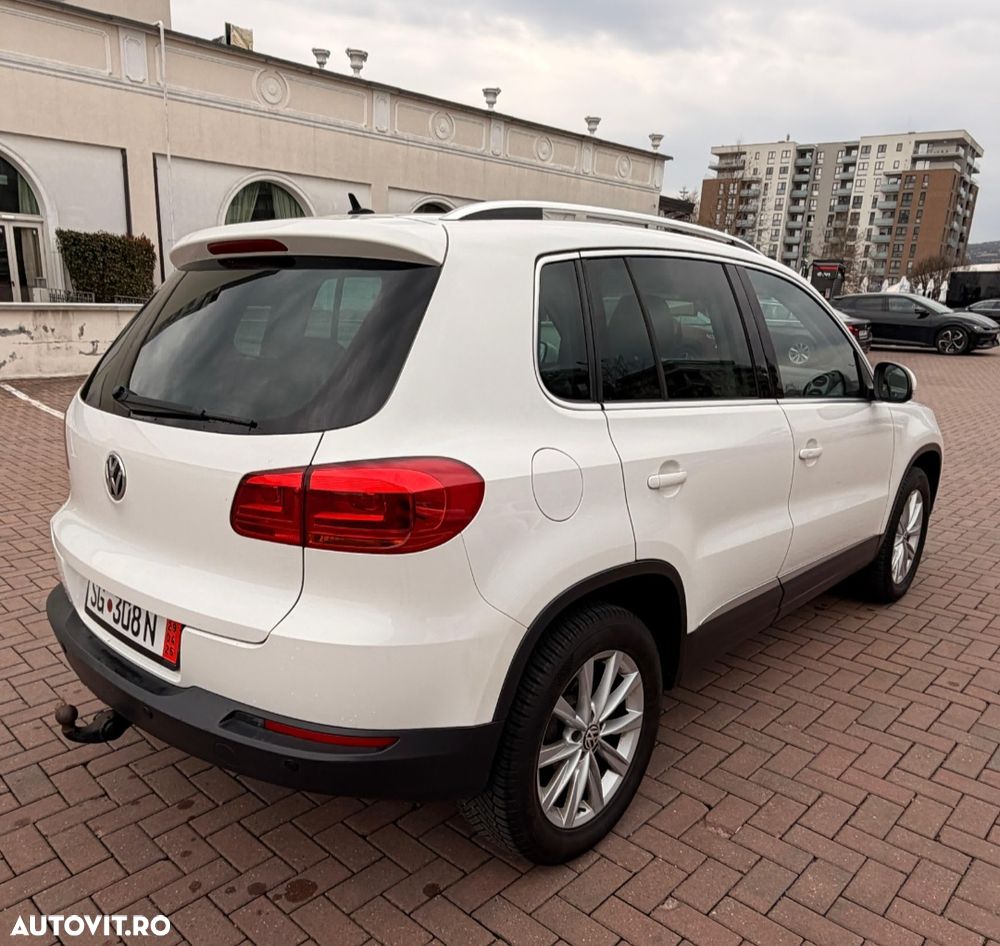 Volkswagen Tiguan 2.0 TDI DPF BlueMotion Technology Exclusive - 1