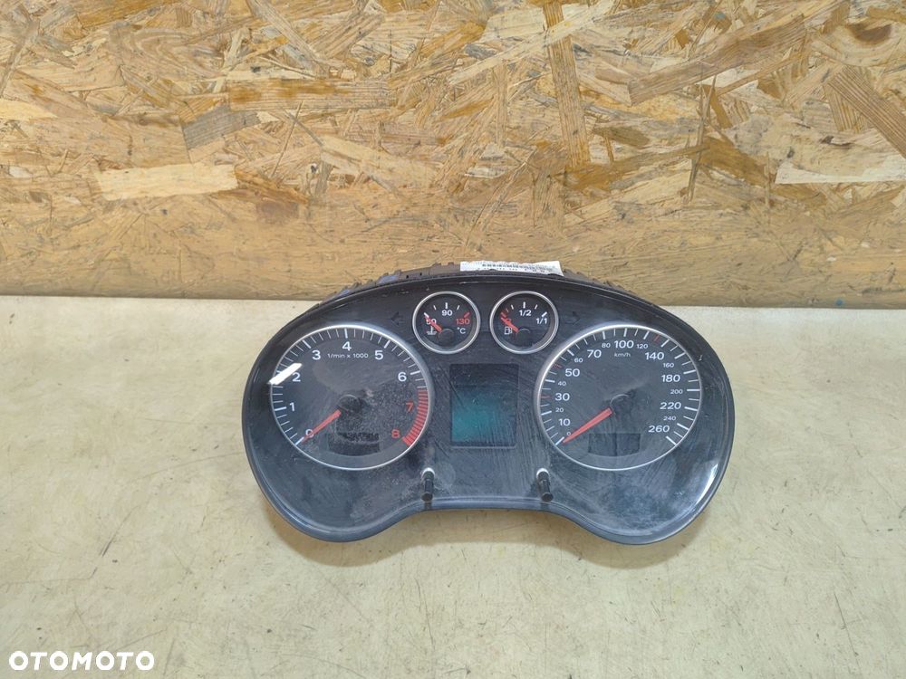 AUDI A3 8P LICZNIK ZEGAR 8P0920930G