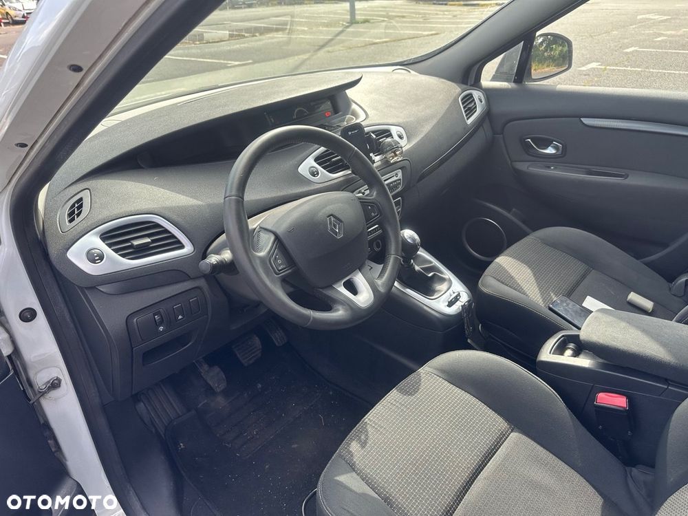 Renault Grand Scenic - 9