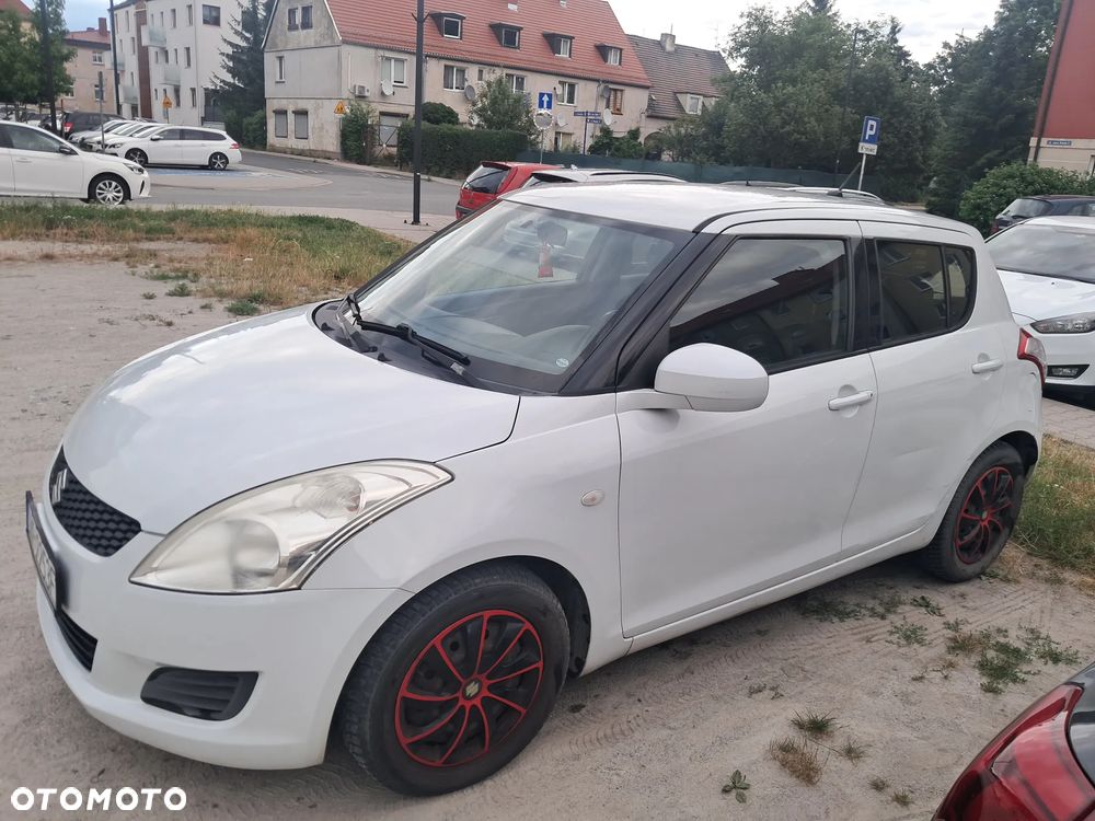 Suzuki Swift - 1