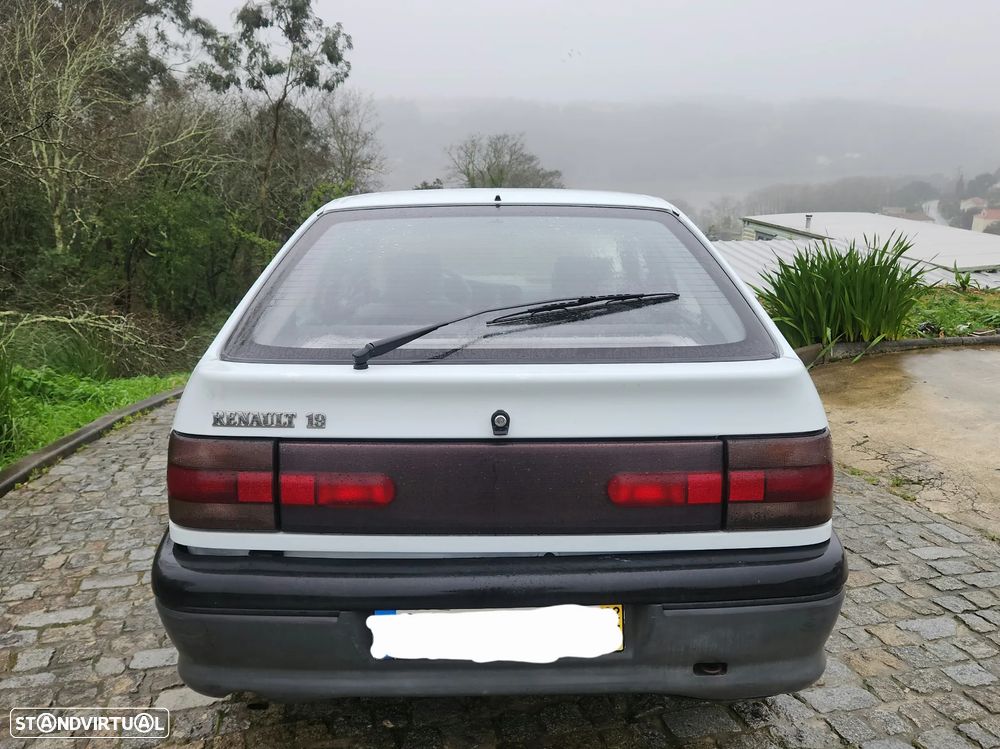 Renault 19 1.4 RN Europa - 4