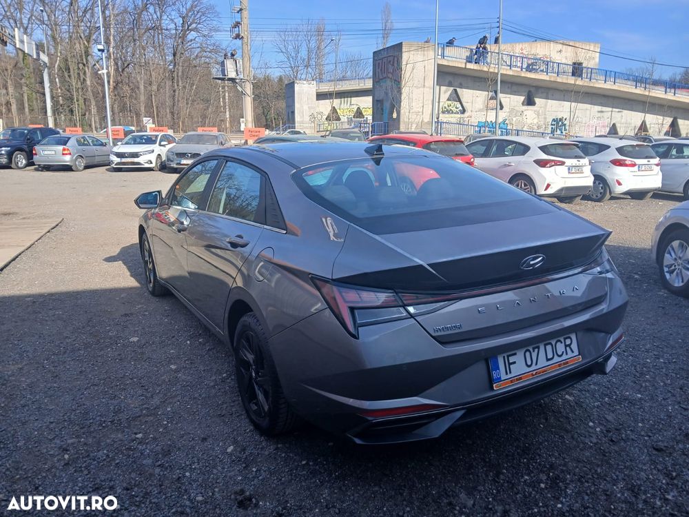 Hyundai Elantra 1.6 l 123 CP CVT Exclusive Navi - 3