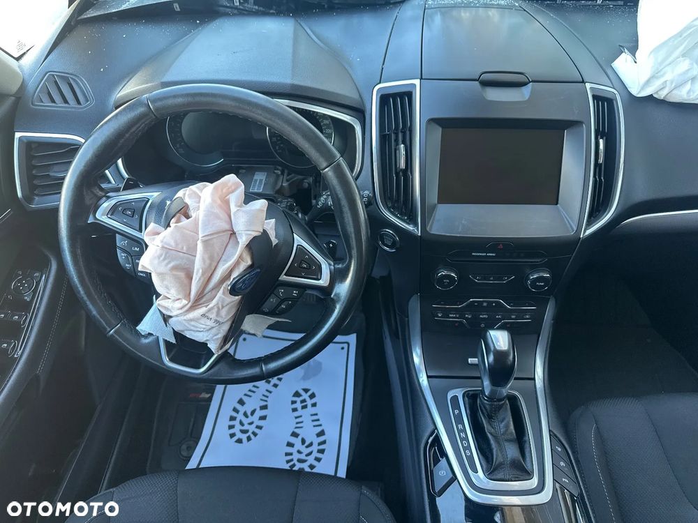 Ford S-Max - 24