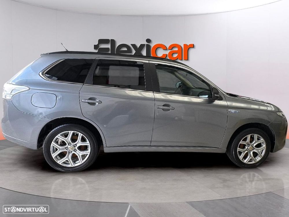 Mitsubishi Outlander 2.0 MIVEC Intense+ - 9