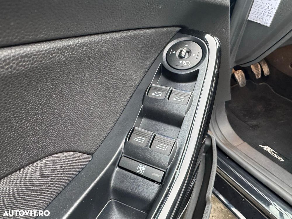 Ford Fiesta 1.6 TDCI Titanium - 20