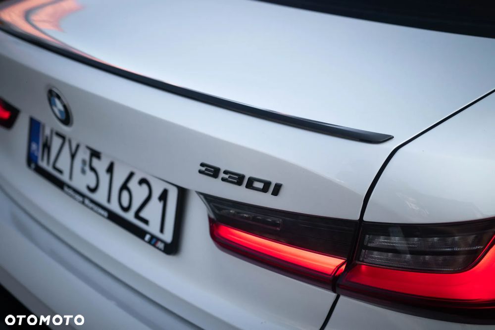 BMW Seria 3 330i xDrive M Sport - 18