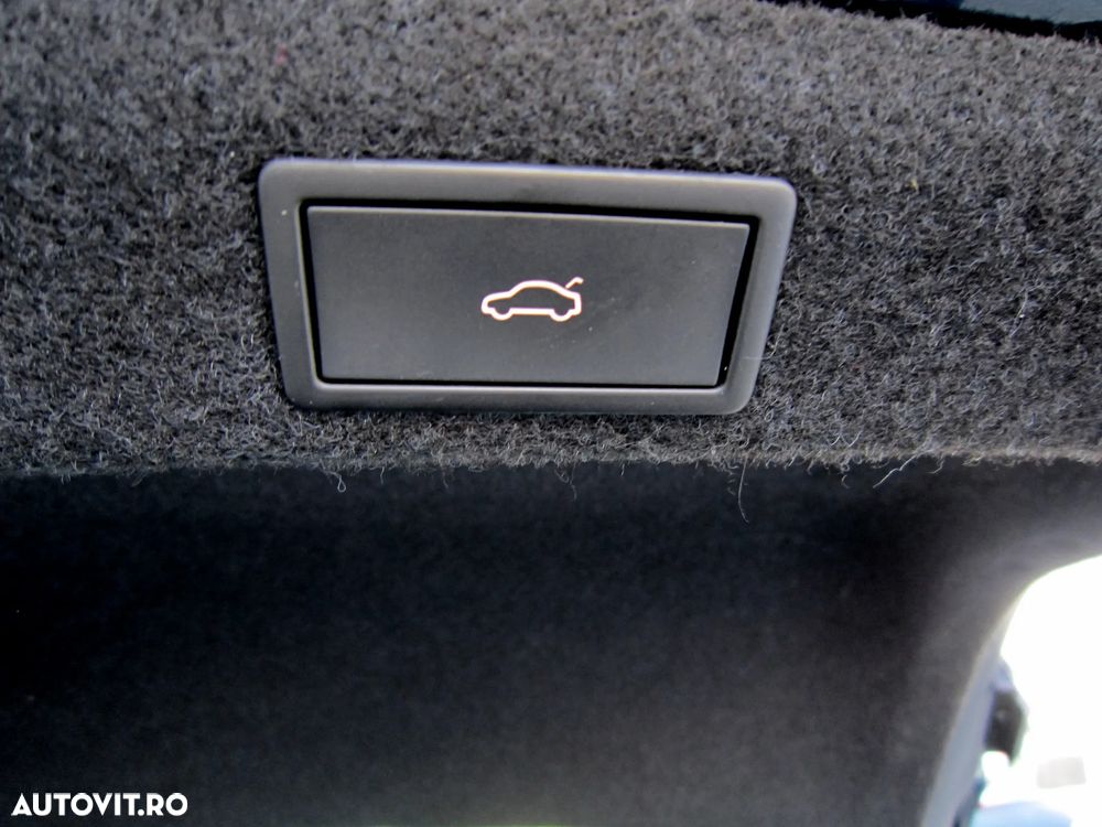 Skoda Octavia 2.0 TDI STYLE DSG - 33