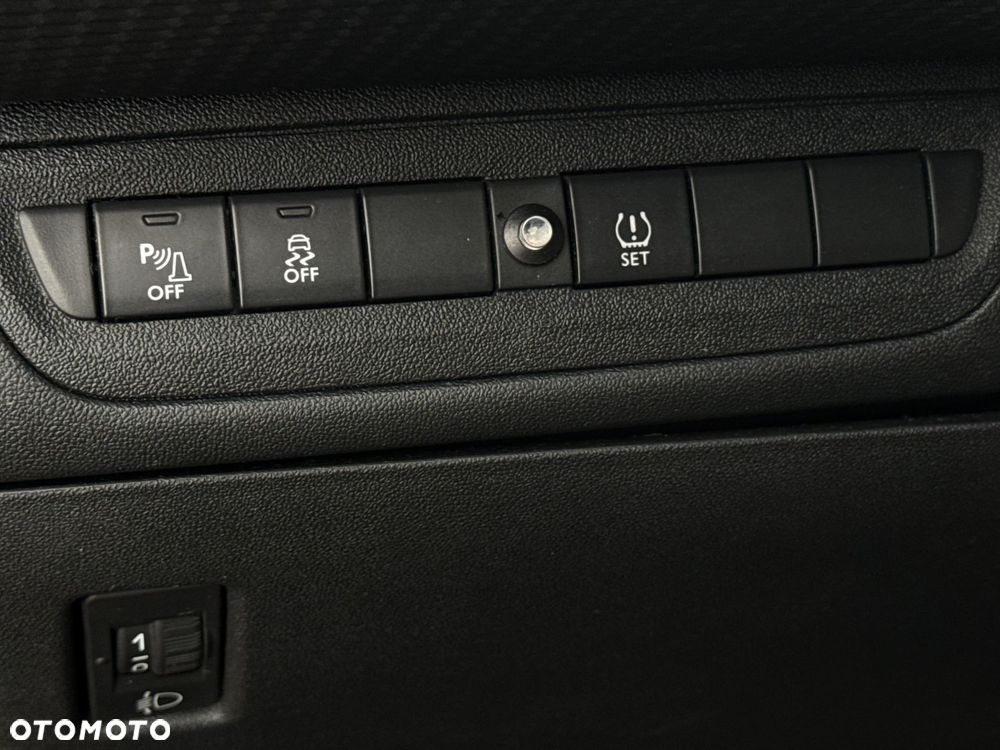 Peugeot 2008 1.6 VTi Active - 27