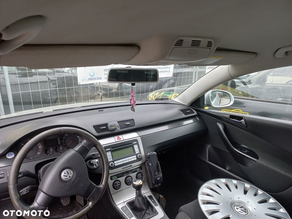 na części vw passat b6 04- z silnikiem 2.0 tdi o oznaczeniu bmp kod lakieru LA7W silnik palący - 5