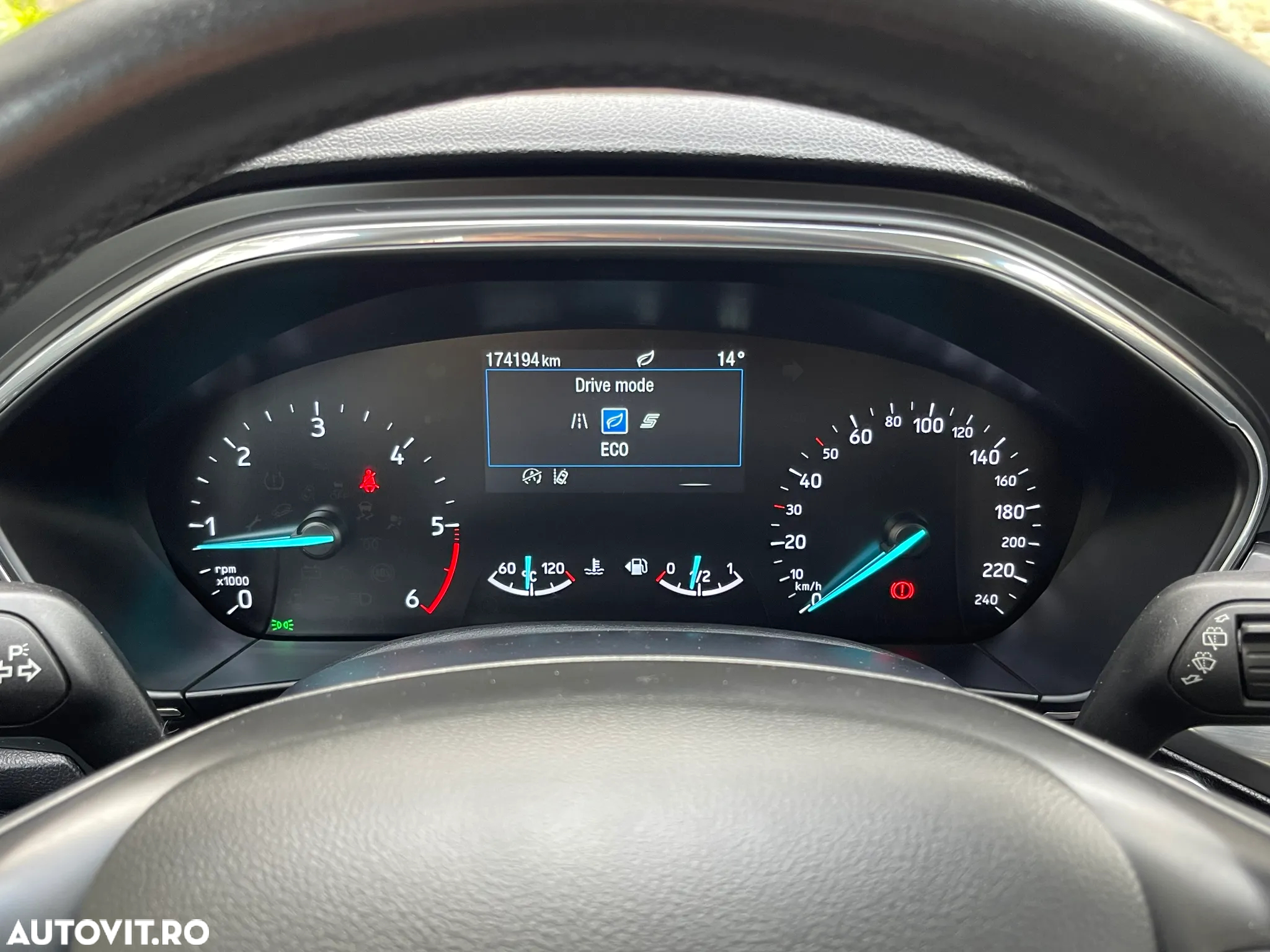 Ford Focus Turnier 1.5 EcoBlue Start-Stopp-System TITANIUM - 28