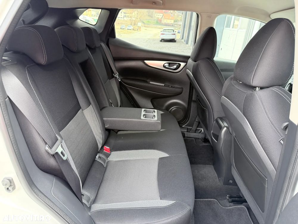 Nissan Qashqai 1.6 DCI ALL-MODE 4x4i TEKNA+ - 8