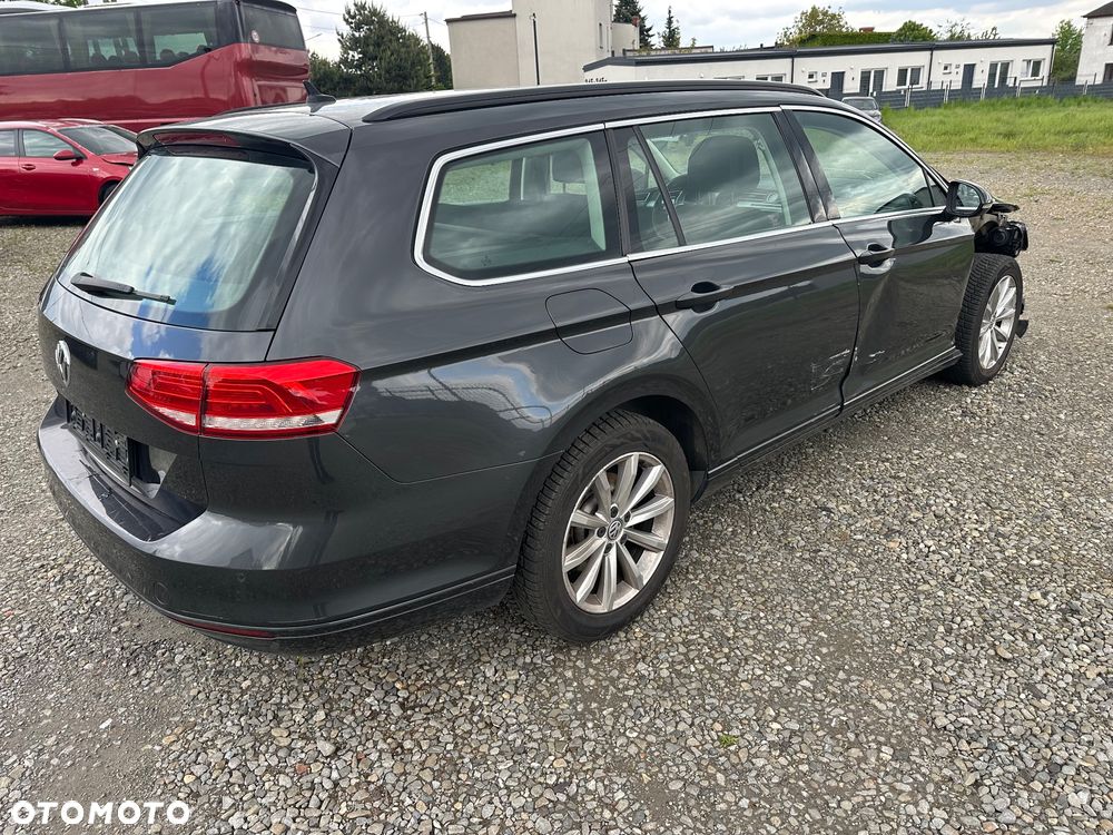 Volkswagen Passat - 19