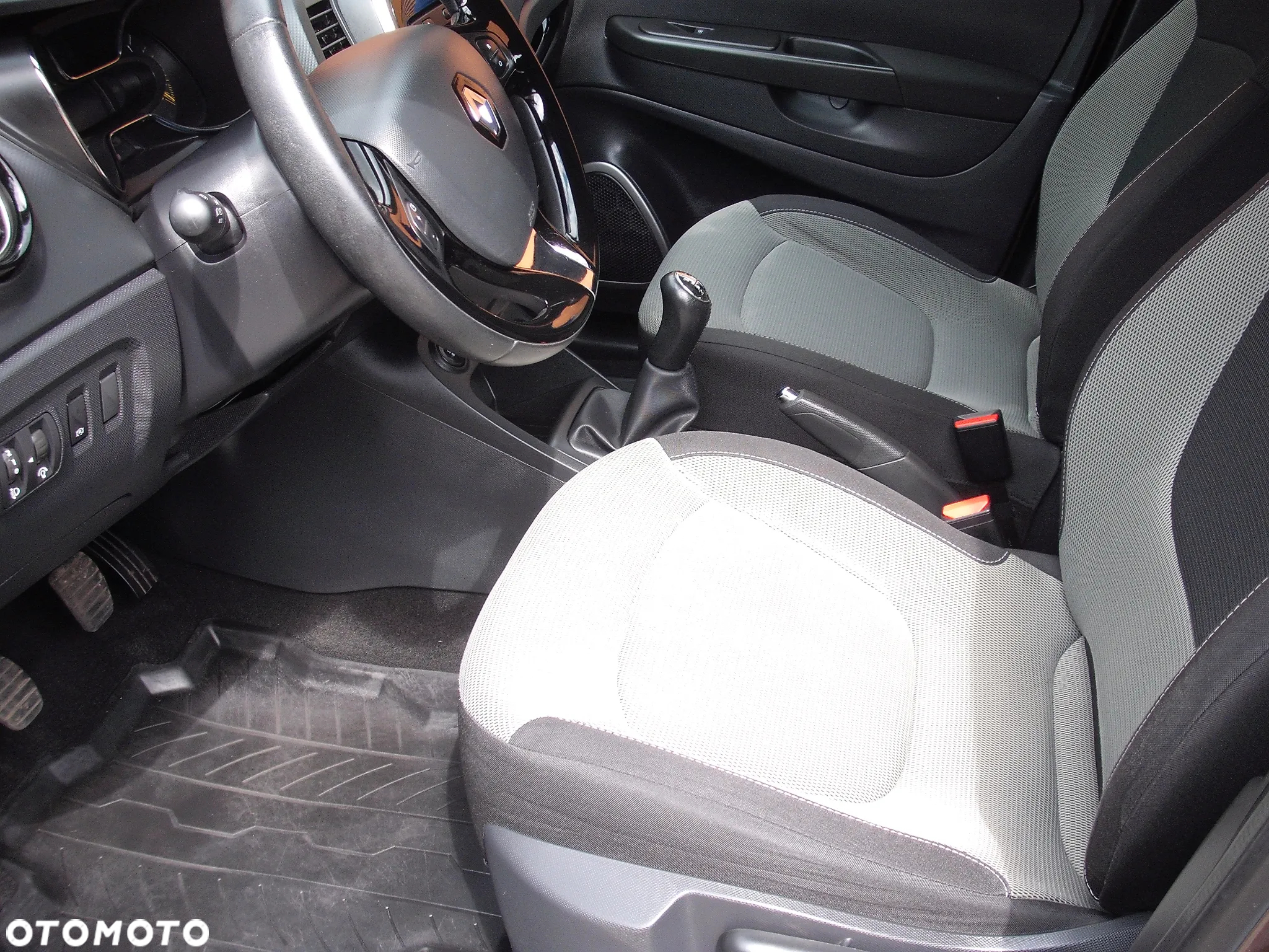 Renault Captur - 11