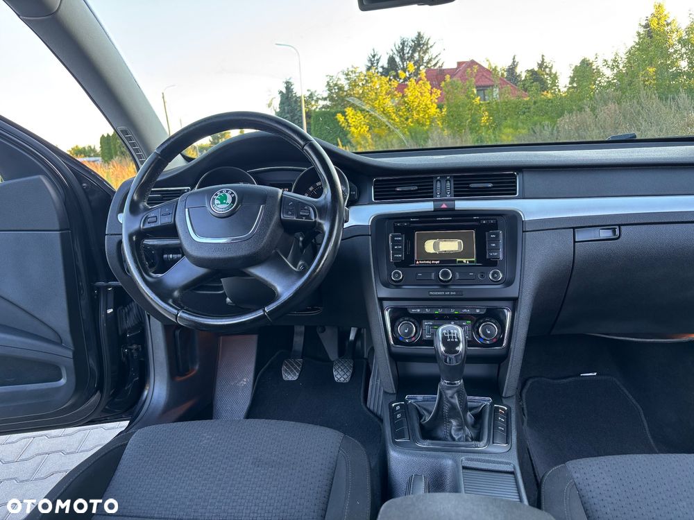 Skoda Superb 2.0 TDI Active - 30