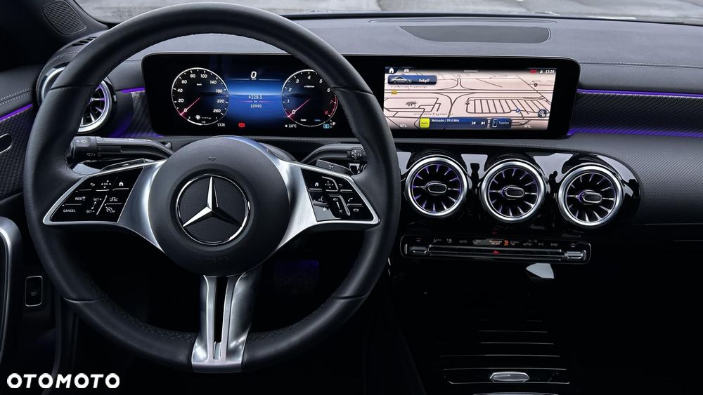 Mercedes-Benz CLA 200 Progressive 7G-DCT - 16