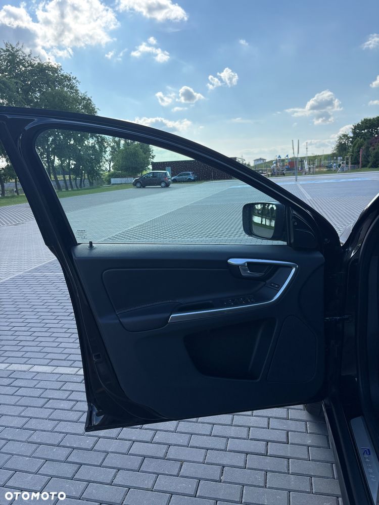 Volvo XC 60 D4 Drive-E R-Design Momentum - 20
