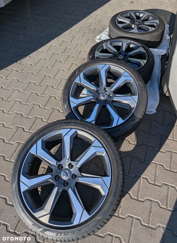 Koła Volvo V60 Cross Country 20" (32207327) + Pirelli P Zero — komplet 4 szt., jak nowe - 2