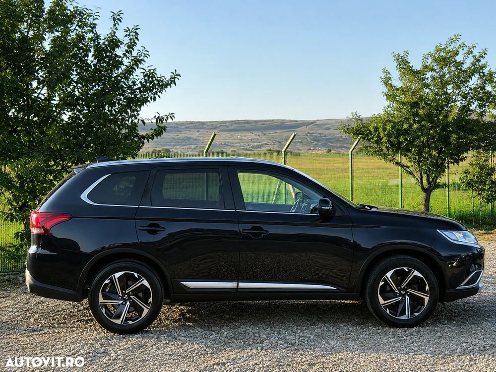 Mitsubishi Outlander - 19