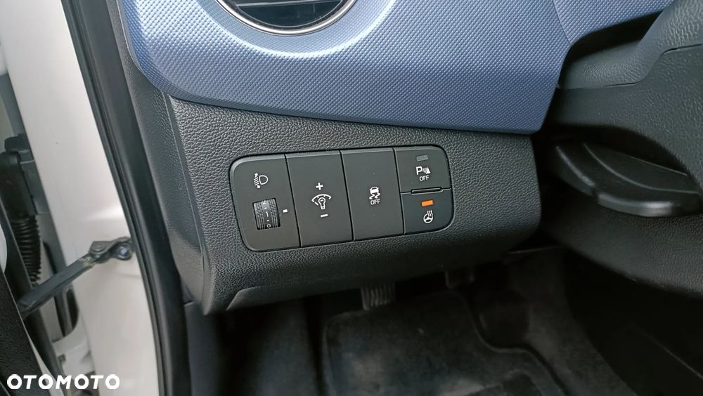 Hyundai i10 1.2 Fifa World Cup Edition - 12