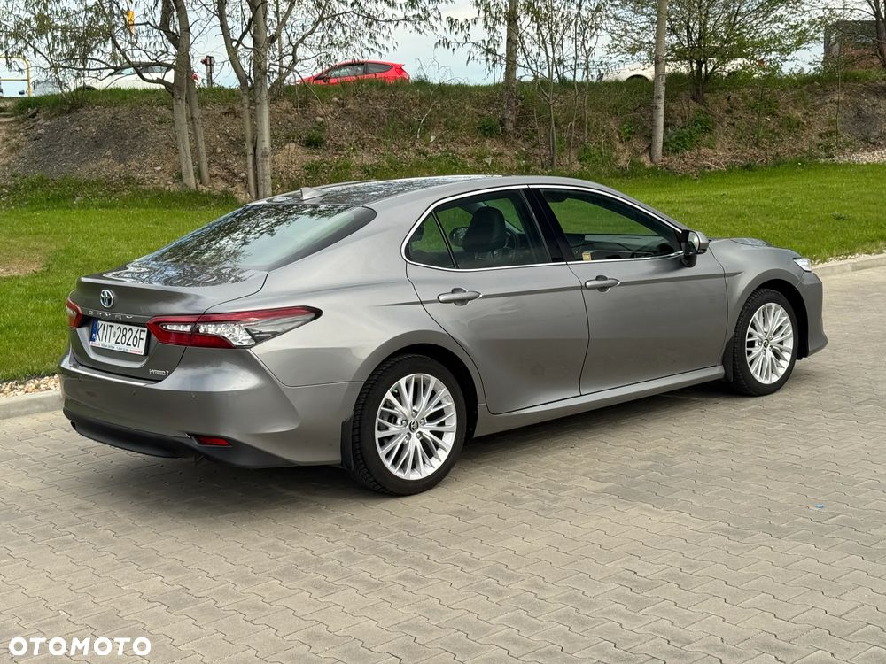 Toyota Camry 2.5 Hybrid Executive CVT - 6