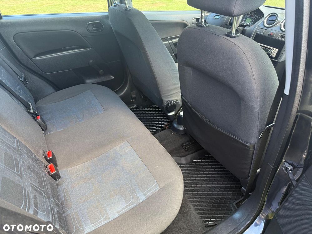 Ford Fiesta 1.3 Ambiente - 8