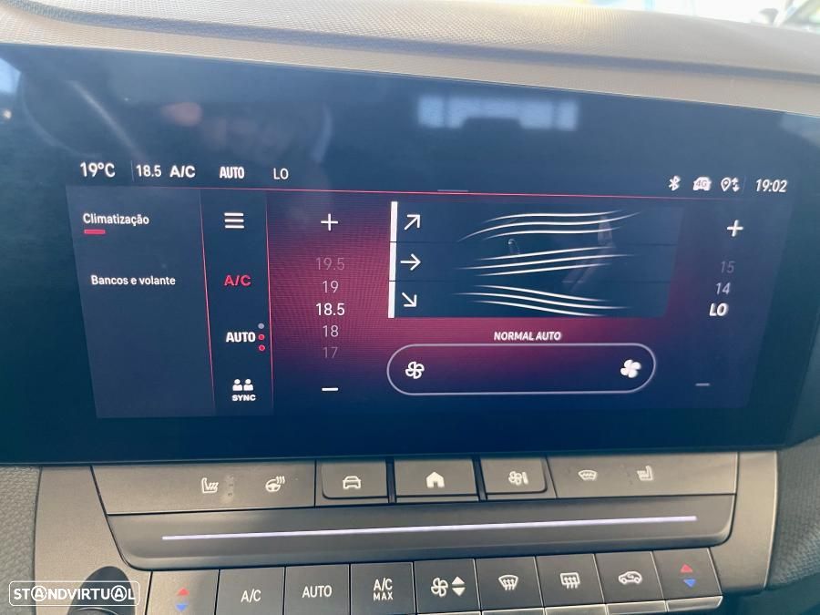 Opel Astra Sports Tourer 1.2 T GS Line - 22