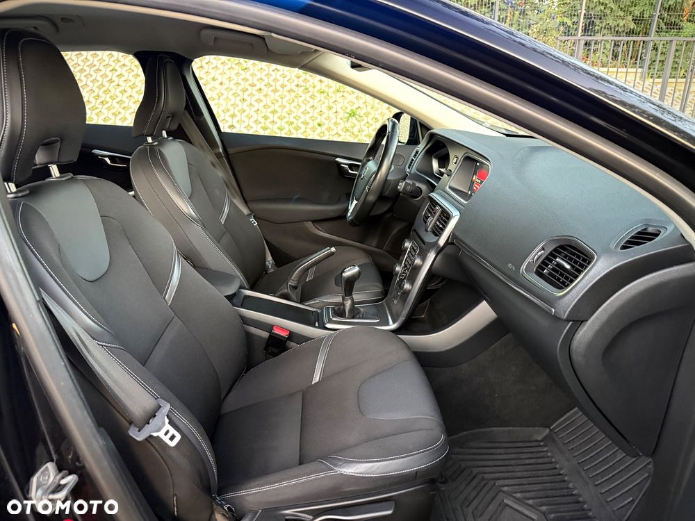 Volvo V40 D4 Drive-E Momentum - 26