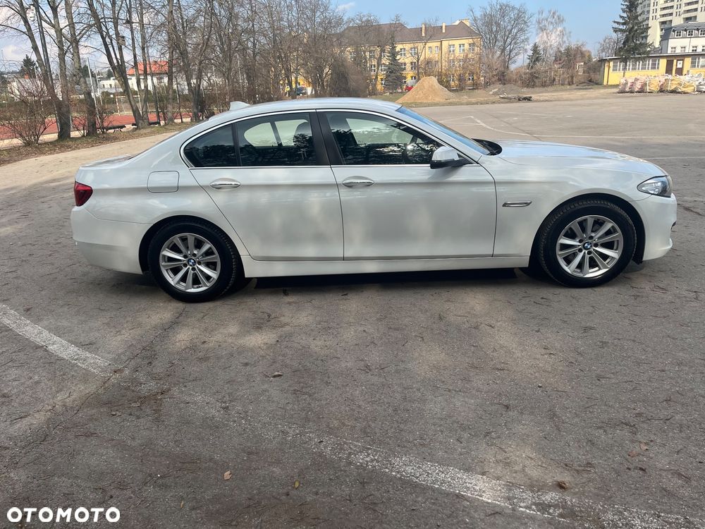 BMW Seria 5 518d - 13