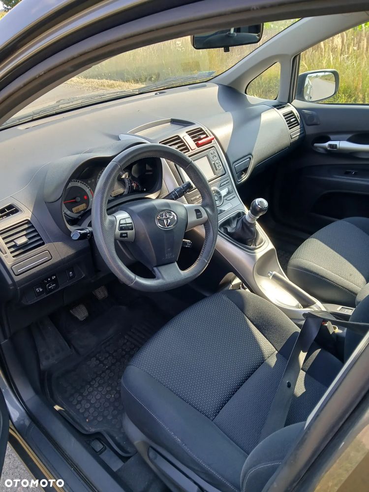 Toyota Auris 2.0 D-4D - 6