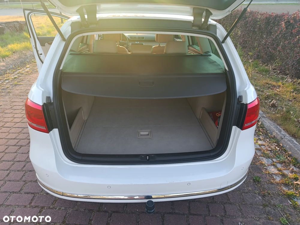 Volkswagen Passat 2.0 TDI DPF Highline - 14