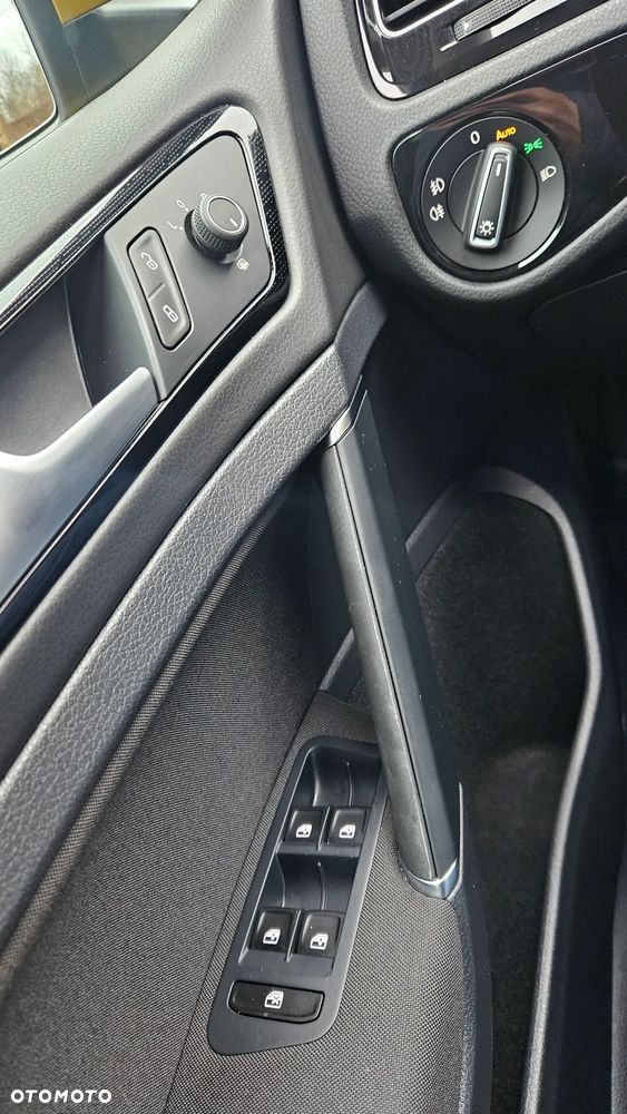 Volkswagen Golf 1.4 TSI Sound - 17