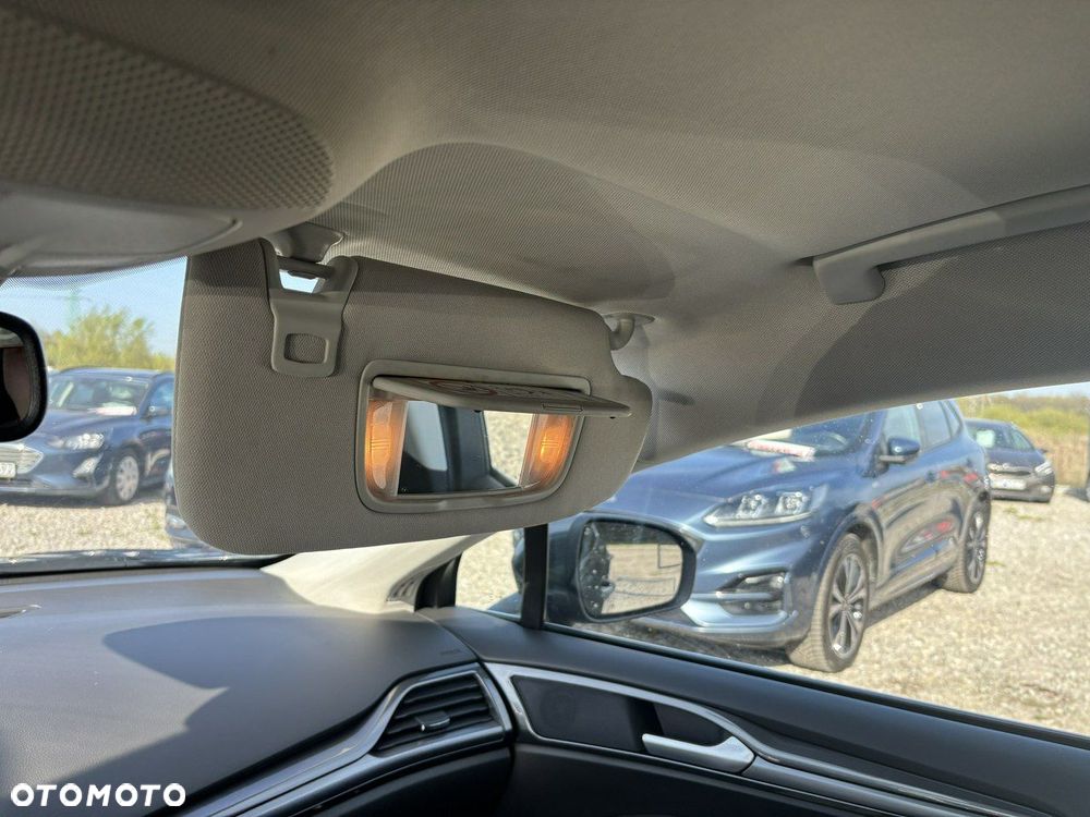 Ford Mondeo - 35