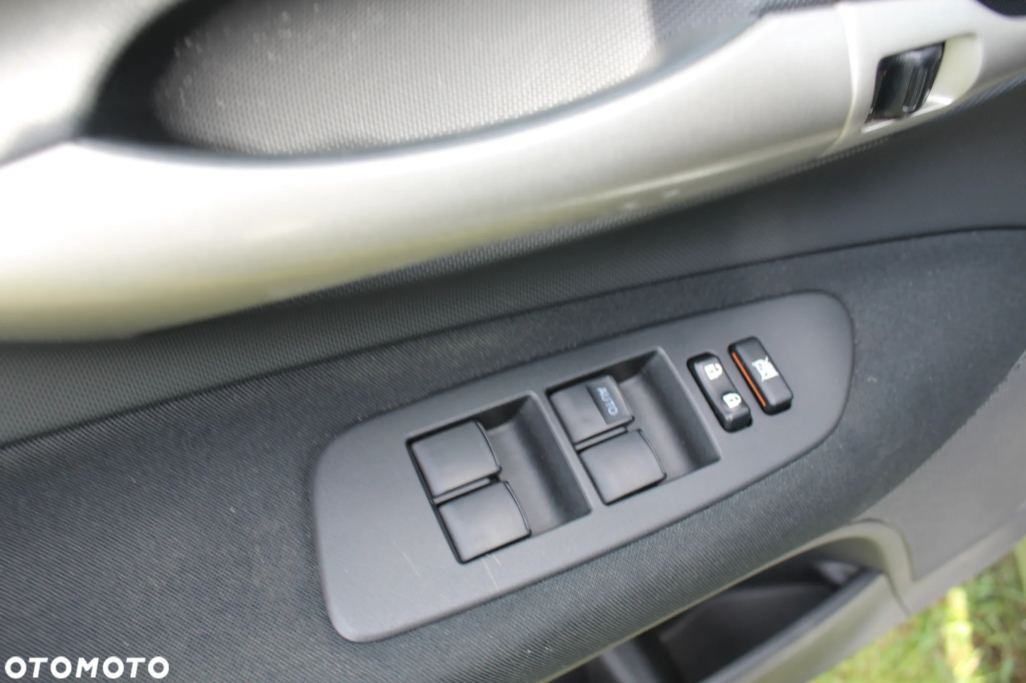 Toyota Auris 1.6 VVT-i Executive - 15
