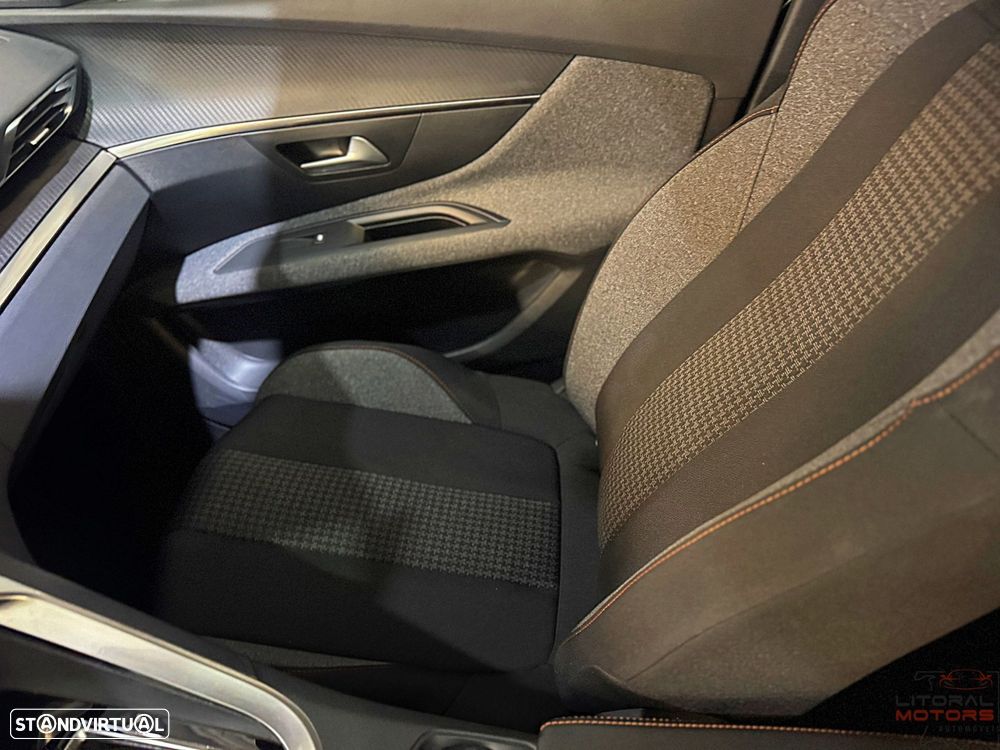 Peugeot 3008 1.2 PureTech Allure EAT8 - 22