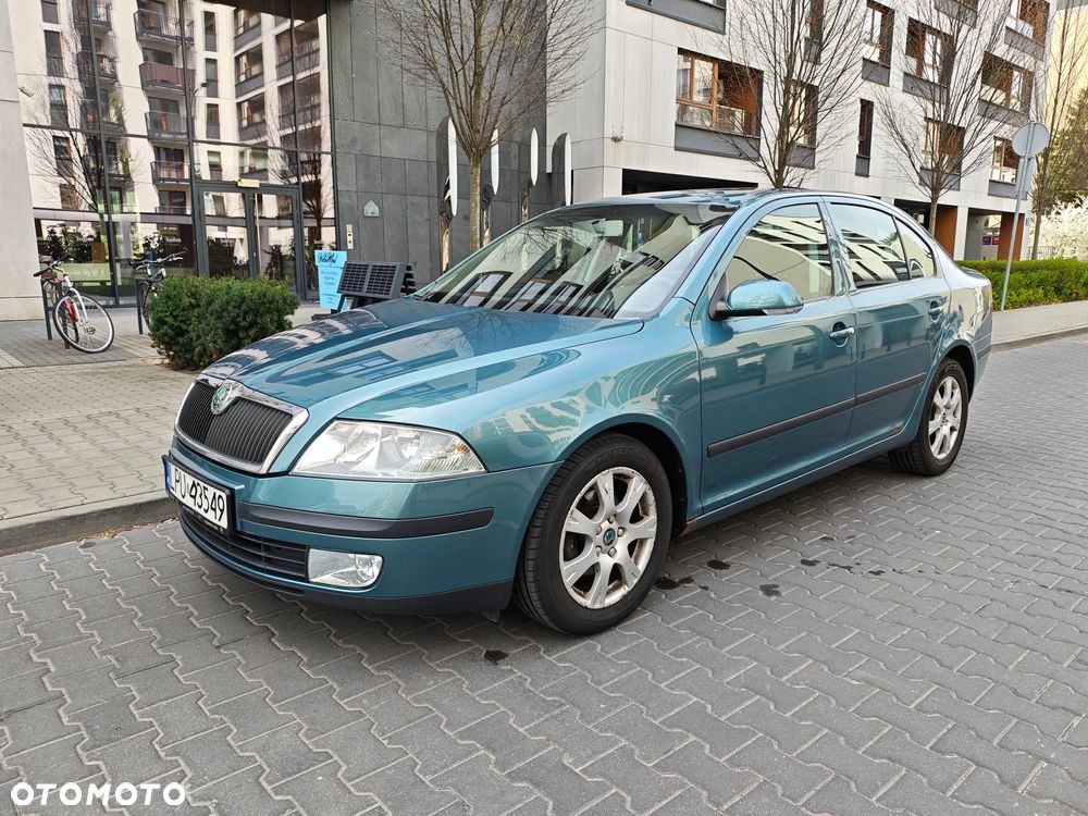 Skoda Octavia 1.6 FSI Ambiente - 1